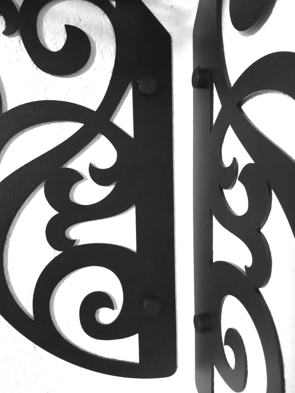 Openwork Metal Corner Shelf 37 cm - Image 6