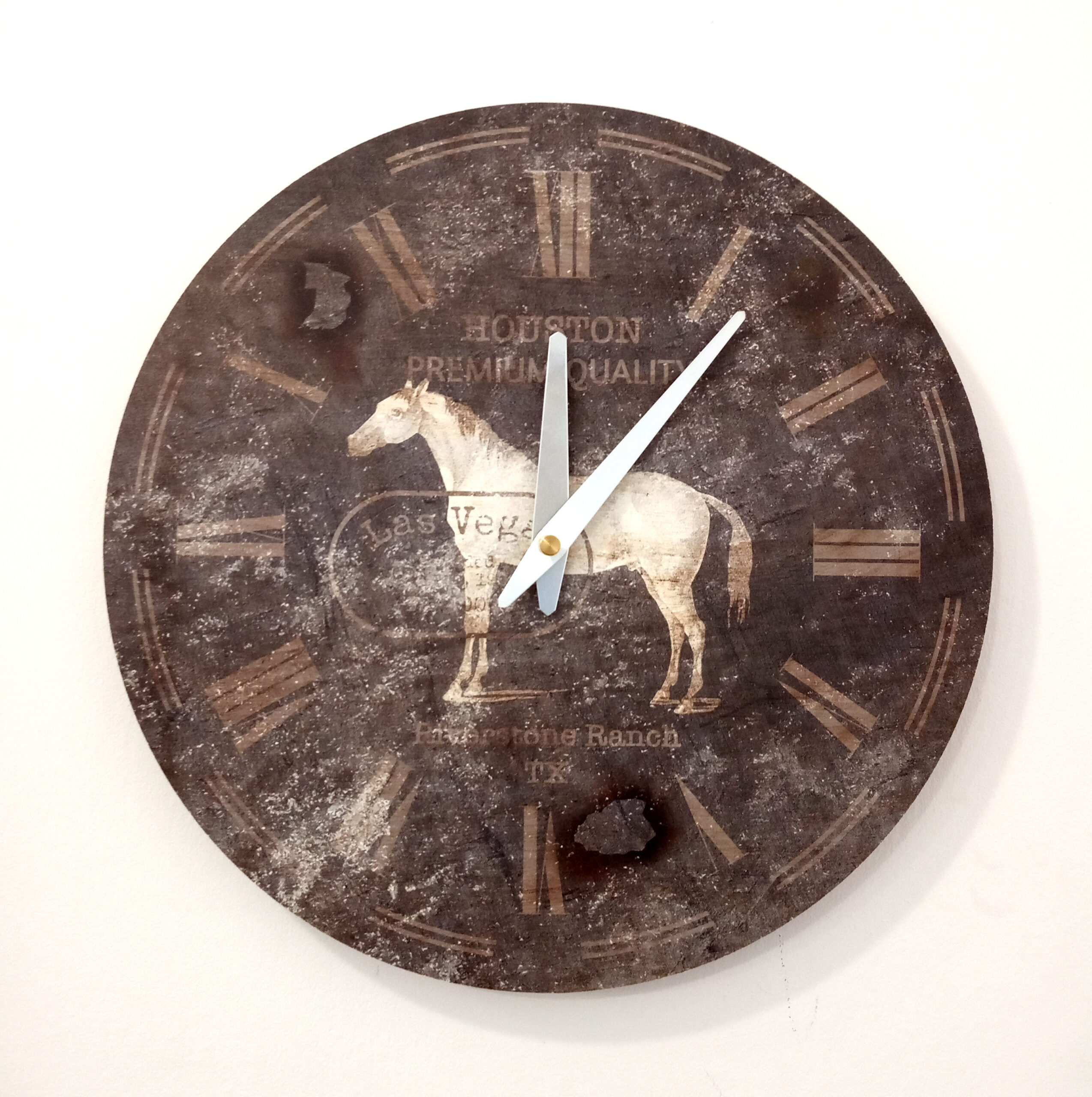97_1 Dark Wall Clock Horse 30 cm - Image 1