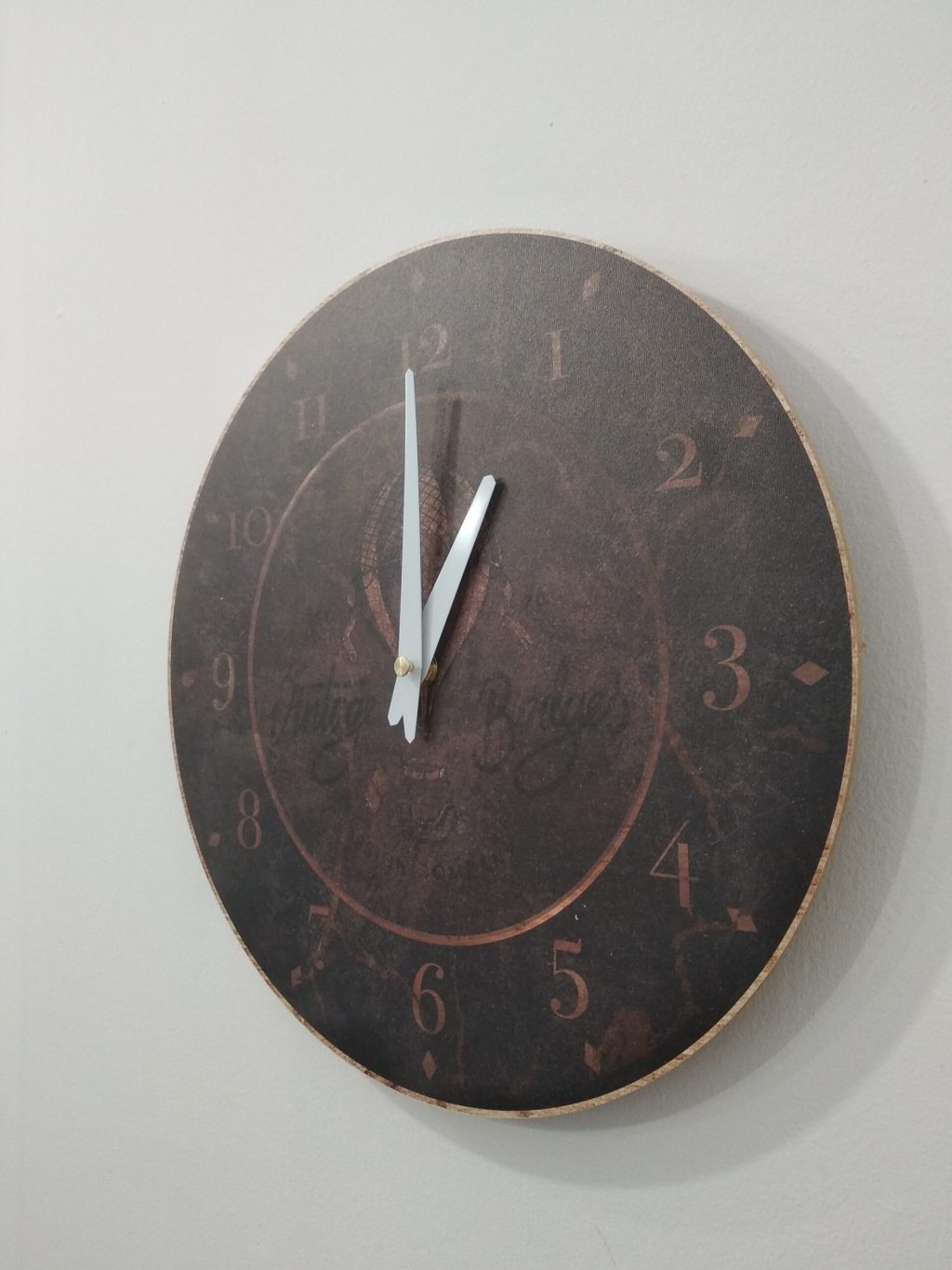 Dark Wall Clock Vintage 30 cm - Image 3