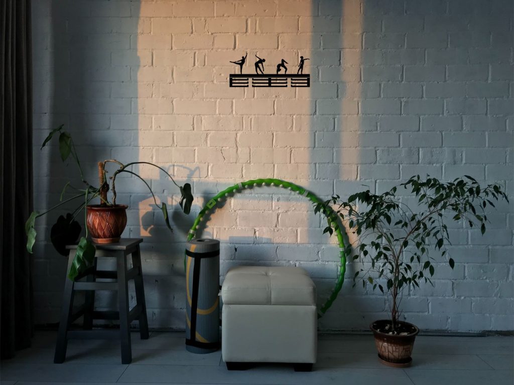 Medal Hanger Acrobatics II 40 cm - Image 2