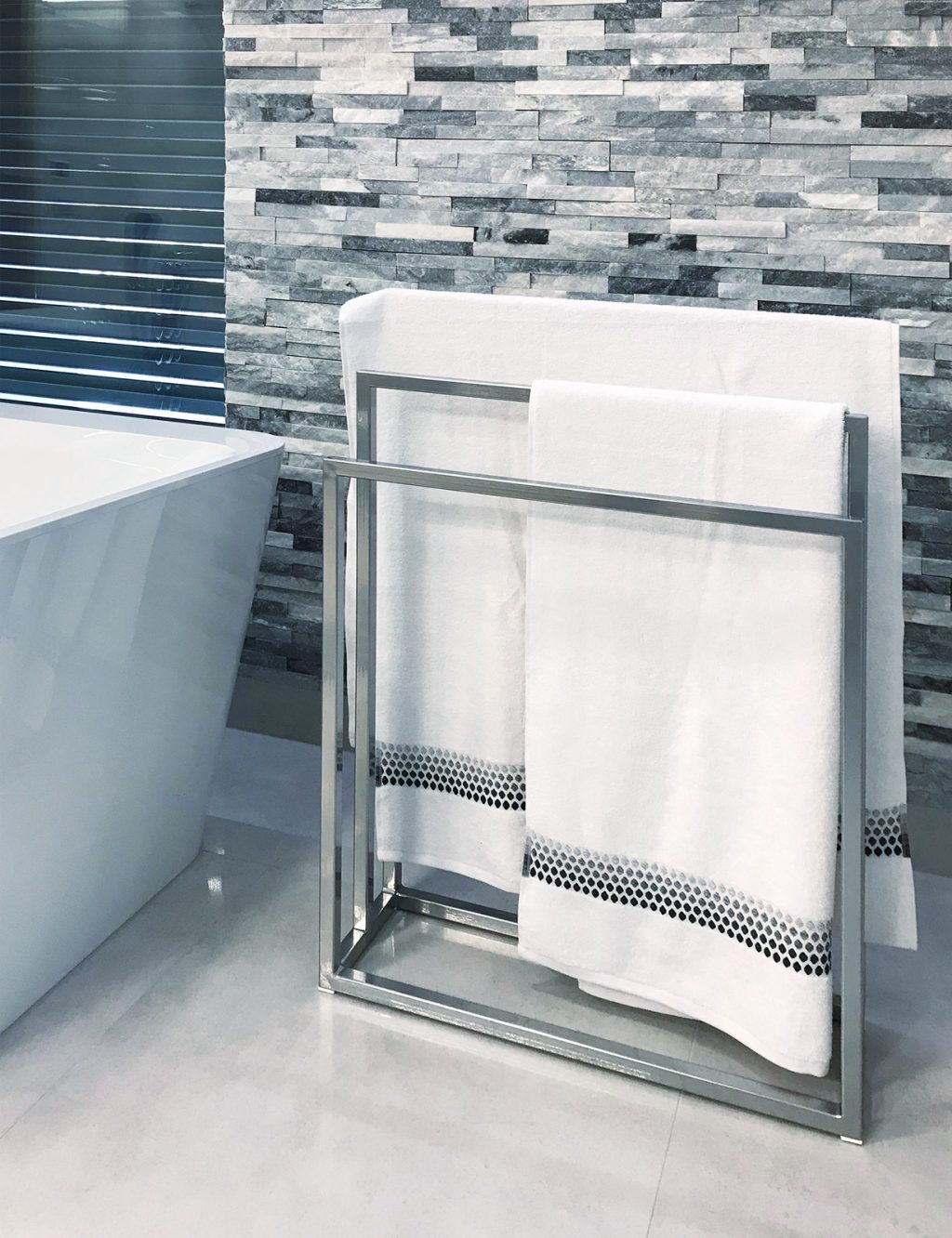 Free Standing Towel Rack Triple M - Image 4