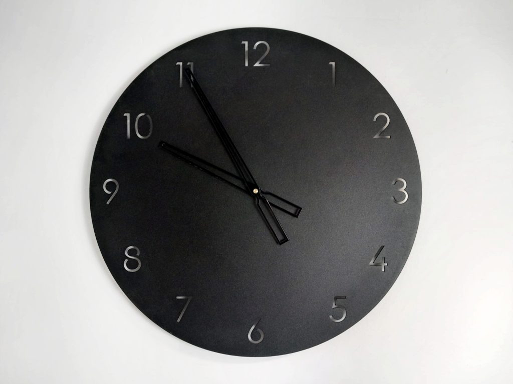 Metal Clock Classic 50 cm - Image 4