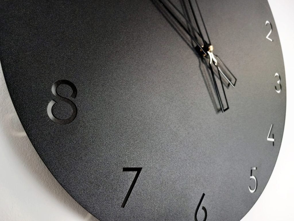 Metal Clock Classic 50 cm - Image 3